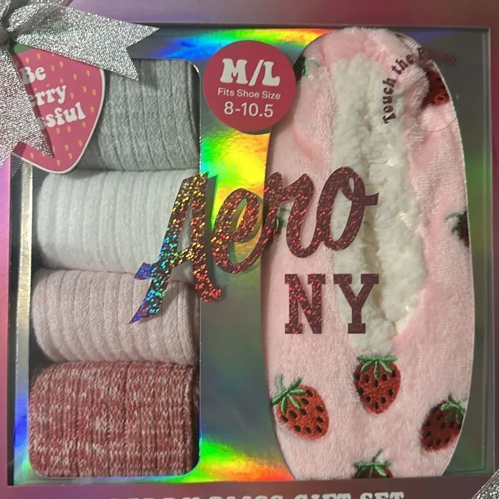 Aero Berry Bliss Pink Heather White 4 Pack Soft Slouchy Sock Slipper Gift Set